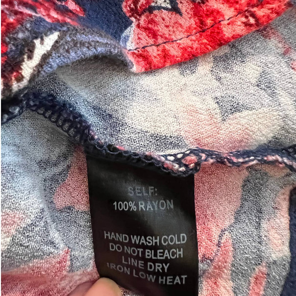 Lulu's Short Romper in Blue and Red Floral Print w/Bell Sleeves Size XS - Picture 6 of 6